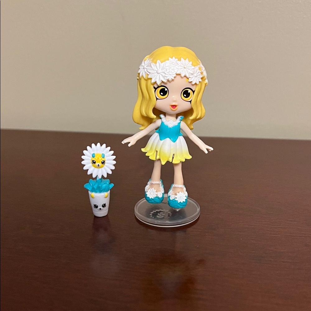 Shopkins Happy Places Puppy Patio Daisy Petals